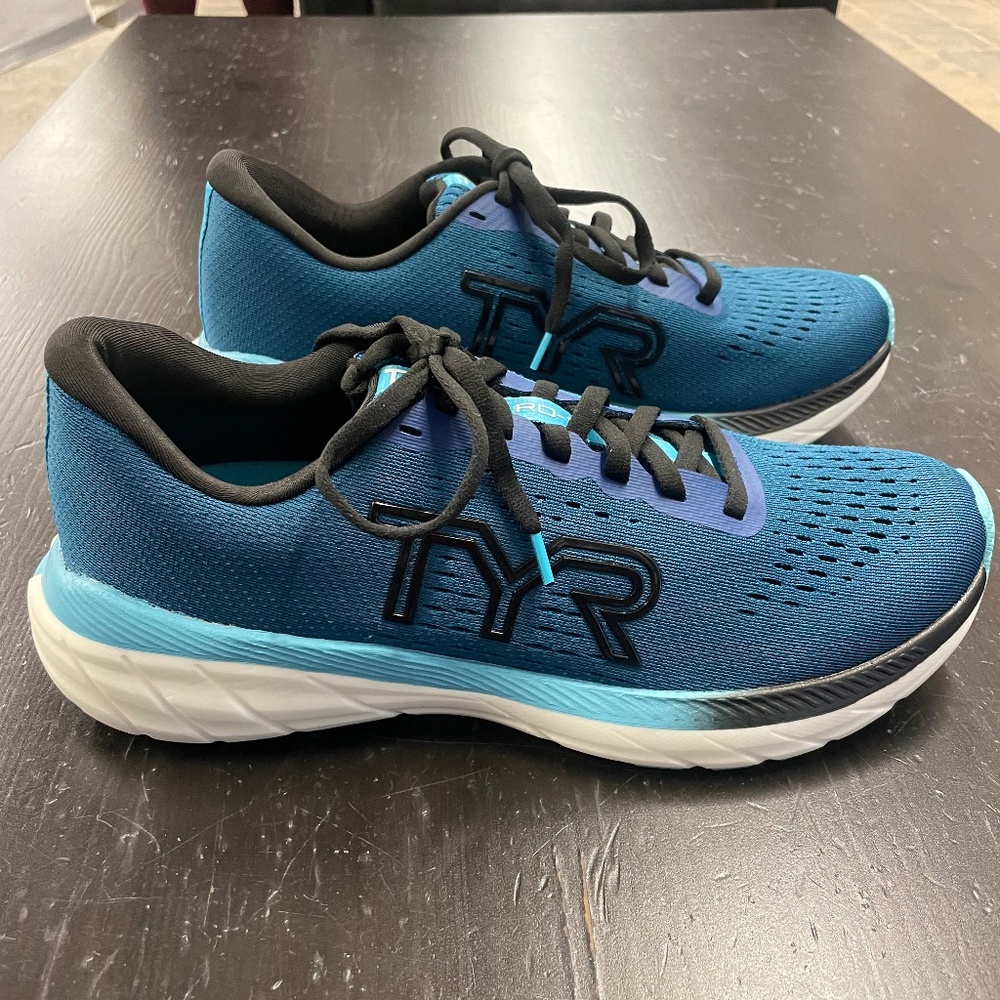 Tyr Men's  Runners size 10.5 - new never worn